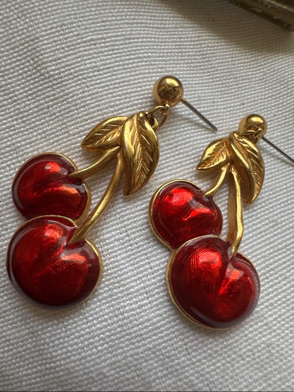 Avon Vintage Red Enamel and Gold-Tone Cherry Drop Post back Earrings - Picture 9 of 11